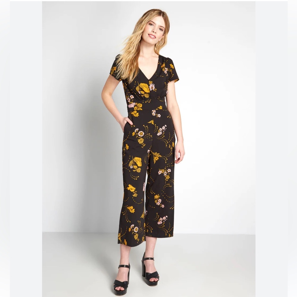 PLUS SIZE MODCLOTH VINTAGE STYLE EVERYTHING & MORE BLACK‎ FLORAL ROMPER JUMPSUIT
